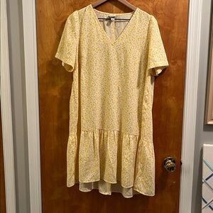 A New Day Yellow and White V-Neck Dress